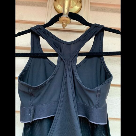 UnderArmour black double attached workout top, XS - Picture 8 of 9